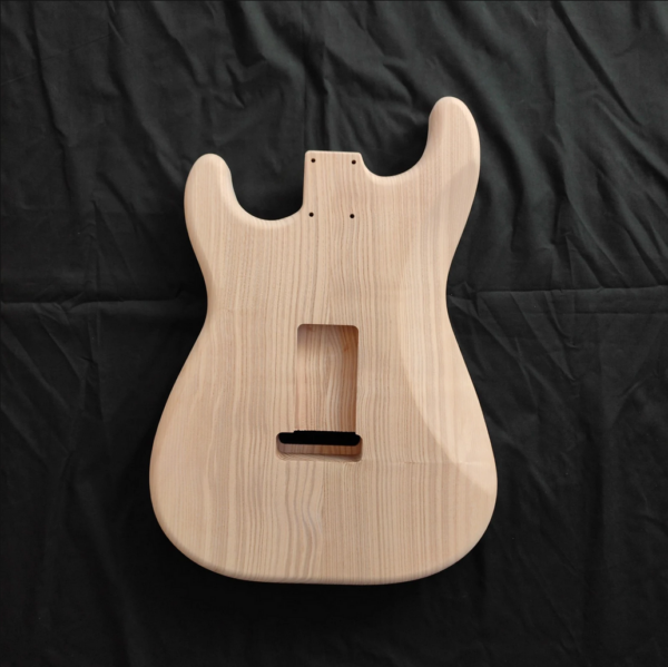 AC Strat Style E.Ash Body - C000048 - Image 2